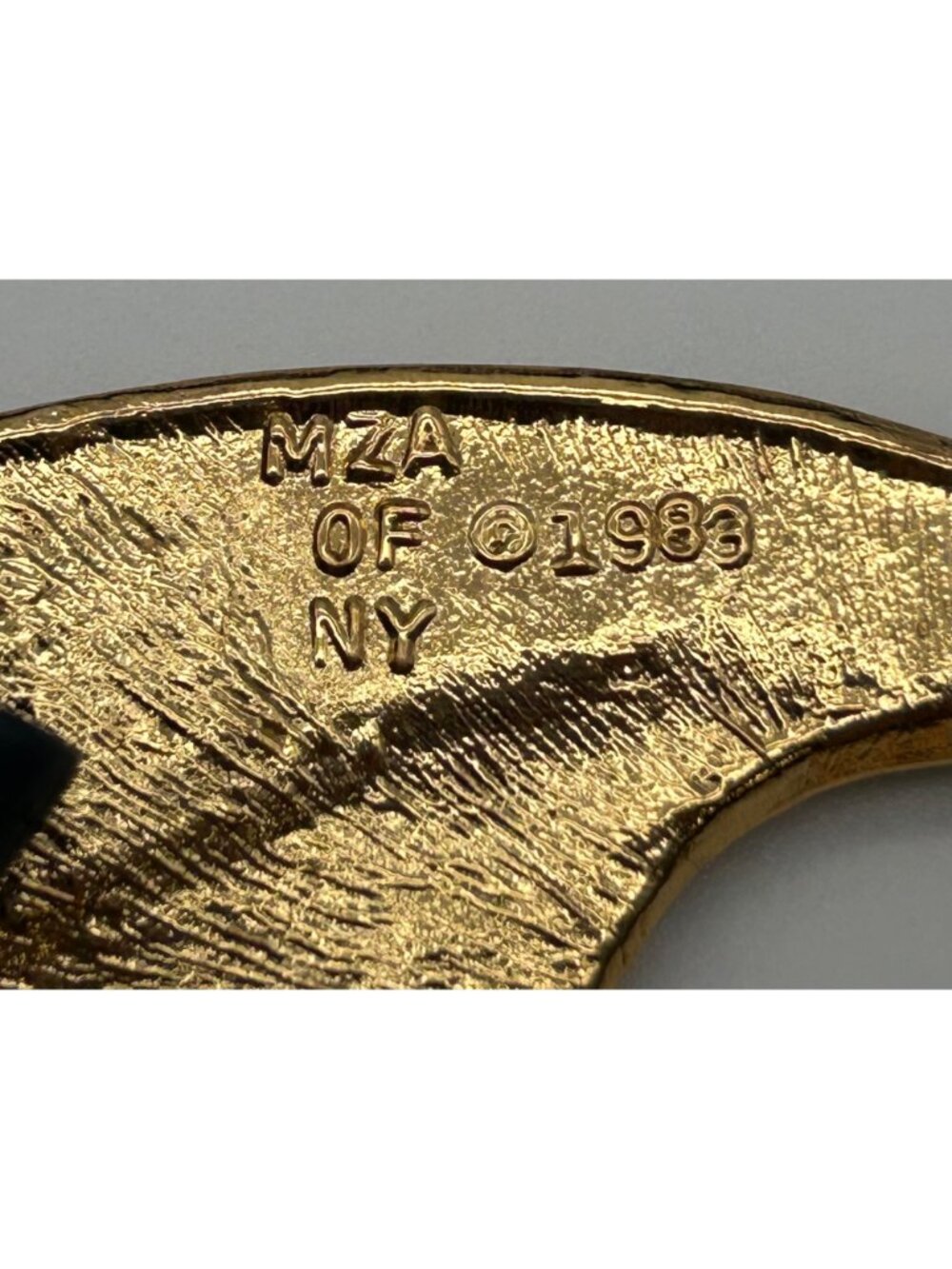 Vintage 1983 MZA Of NY Belt Navy Blue Leather Sculptural Gold Abstract Buckle - Picture 4 of 6
